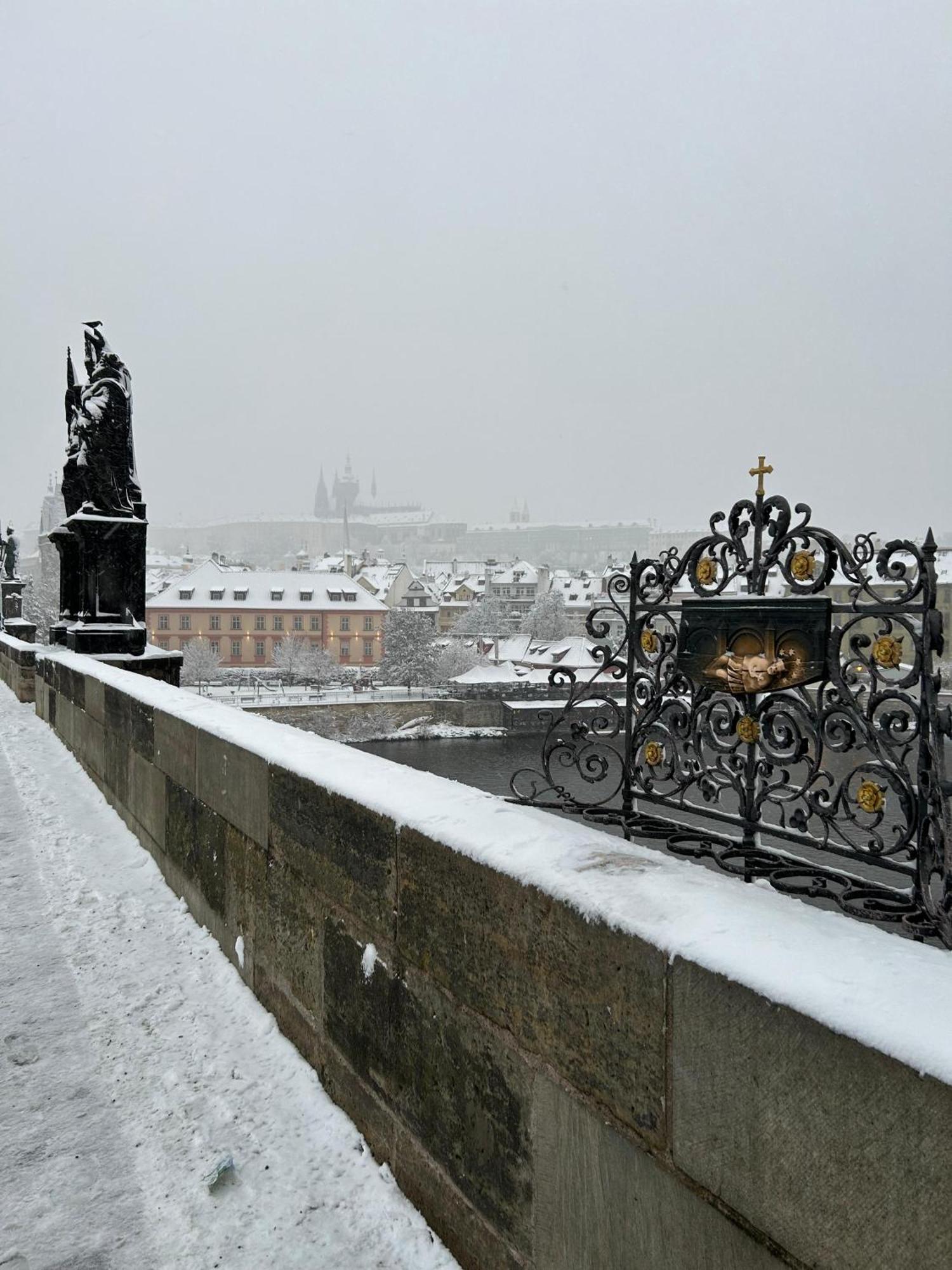 Hostel Downtown Praga Exterior foto